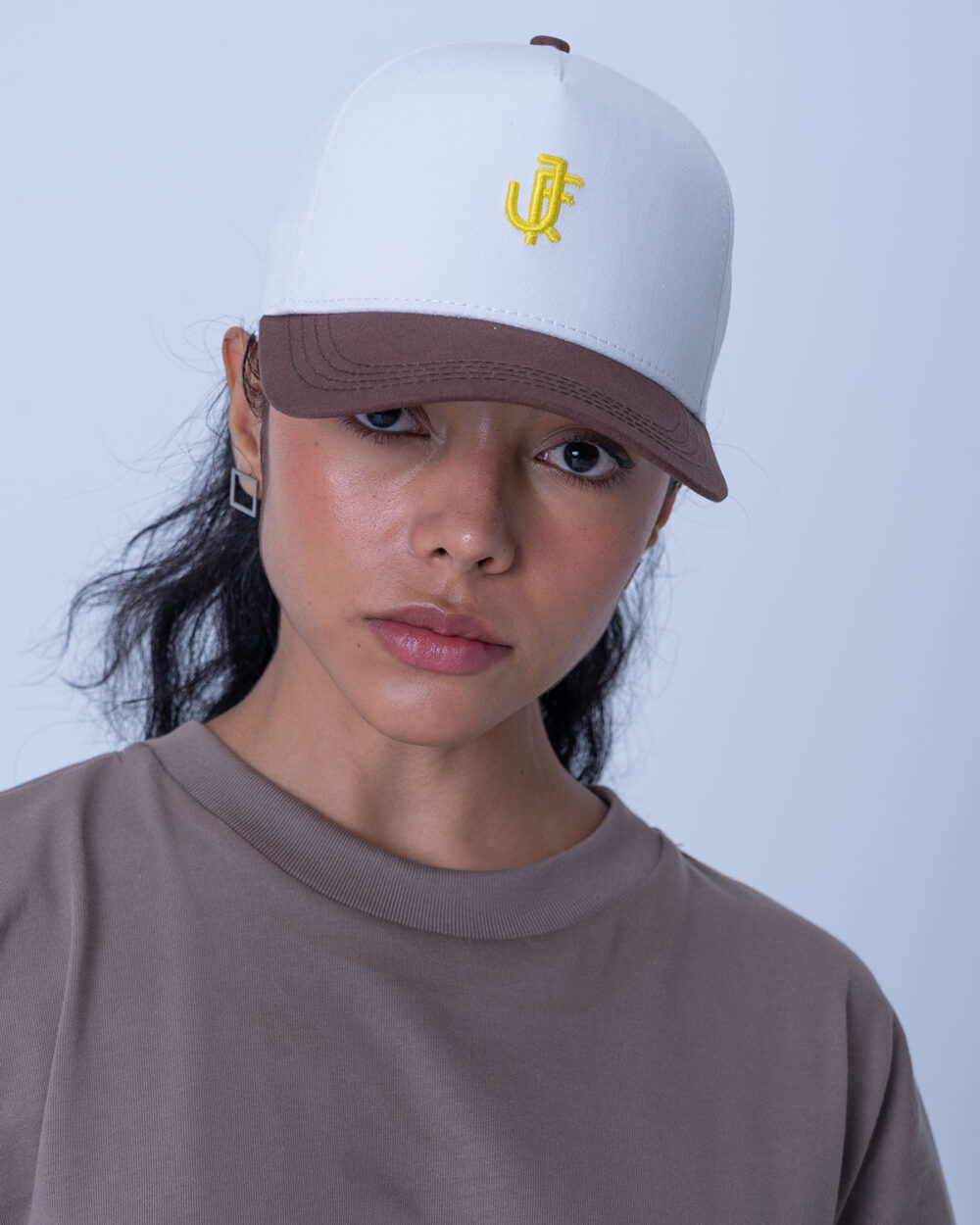 Gorra 5 Paneles Designio Beige - Imagen 2